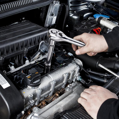 Mechanical tool kits and socket sets, consisting of 450 pieces, available in sizes of 1/4 inch, 3/8 inch and 1/2 inch, deep and standard socket types, conforming to the standards of the American Society of Automotive Engineers, with American metric m