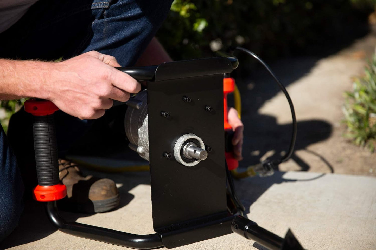 1500W industrial trenching machine enclosure features a soil excavation power head, including a 6-inch digging auger bit kit